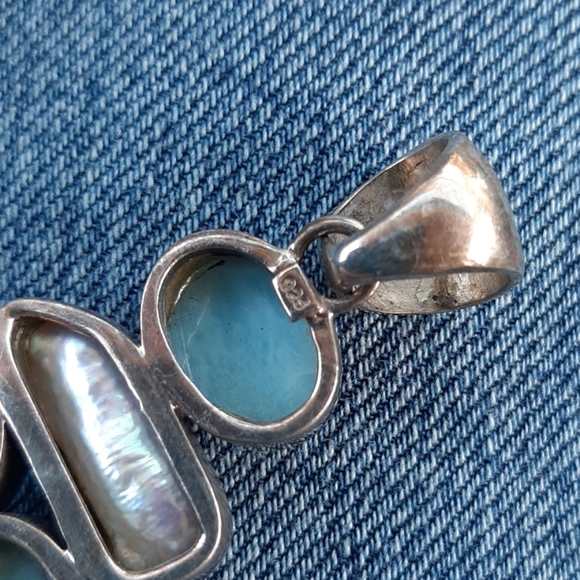 Aryo pendant - Picture 3 of 5